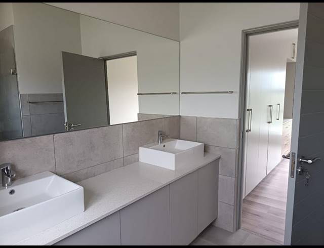 3 BEDROOM HOUSE FOR SALE IN GEORGE CENTRAL